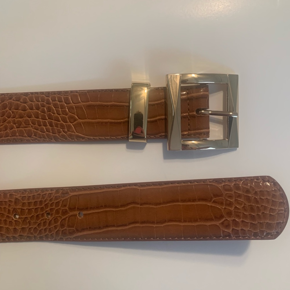 Brown snake print belt with gold buckle!